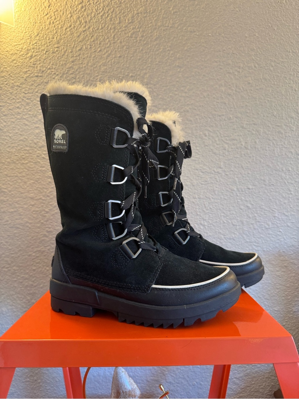 Sorel Black Suede Waterproof Lace-Up Winter Boots with White Faux Fur Trim 8.5